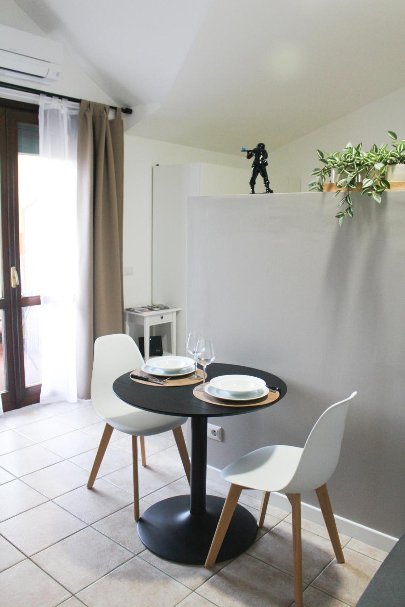 La Suite Dell'Artista Swimming Pool And Air Conditioning 斯特雷萨 外观 照片